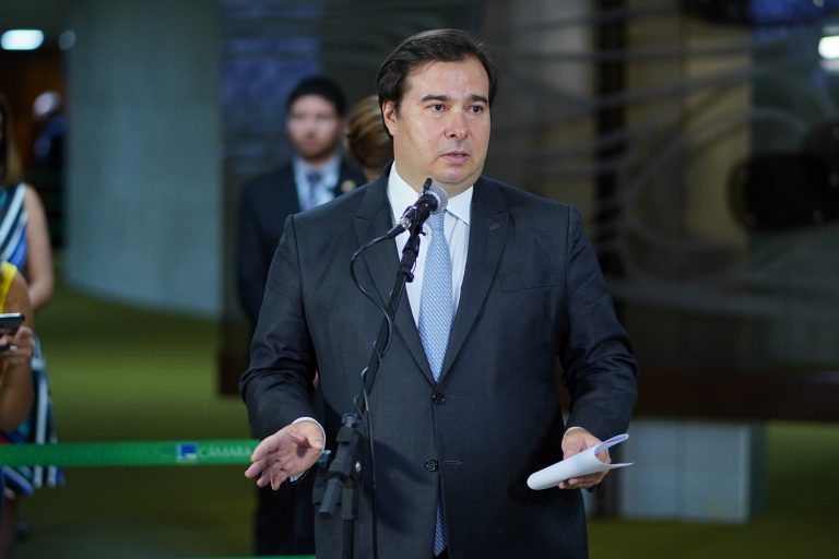 Maia diz que prioridade da Câmara é votar medidas emergenciais